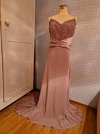 Gala jurk maat 16 Demetrios topdesigner oud rose/zalm kleur, Kleding | Dames, Maat 42/44 (L), Demetrios, Ophalen of Verzenden