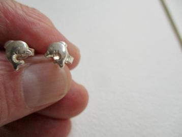 Zilveren DOLFIJNtje oorbelletjes 7 x 6 mm. 925 zilver beschikbaar voor biedingen