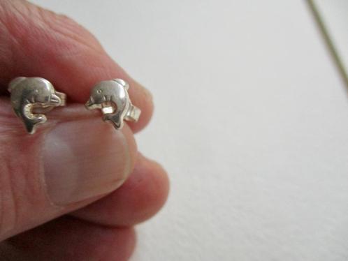 Zilveren DOLFIJNtje oorbelletjes 7 x 6 mm. 925 zilver, Sieraden, Tassen en Uiterlijk, Oorbellen, Zo goed als nieuw, Knopjes of Stekers