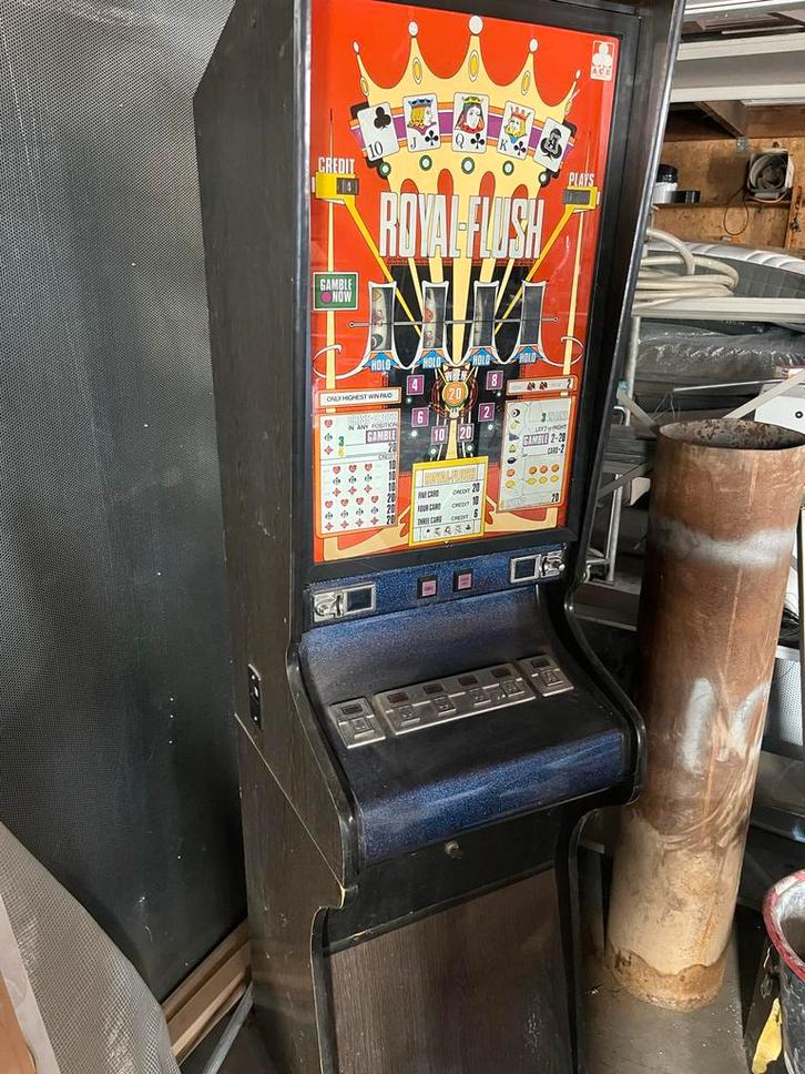 Royal Flush Gokkast - Ace Coin Equipment, Verzamelen, Automaten | Gokkasten en Fruitautomaten, Gebruikt, Overige munten, Met sleutels