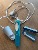 Oral B elektrische tandenborstel., Ophalen of Verzenden, Gebruikt, Tandenborstel