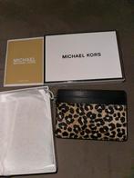 Michael Kors Jet Set pasjeshouder met panterprint, Sieraden, Tassen en Uiterlijk, Portemonnees, Ophalen of Verzenden, Nieuw, Zwart