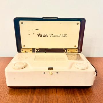 VINTAGE RADIO VEGA PERSONAL 422 BUISRADIO UIT 1955 ZELDZAAM beschikbaar voor biedingen