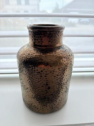 Decoratieve Vaas - Gouden Look beschikbaar voor biedingen