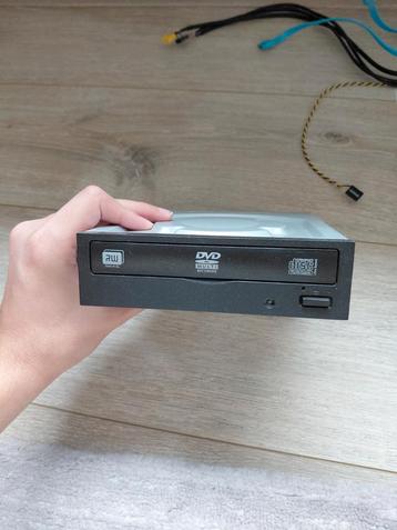 Lite-On IHAS124-04 dvd beschikbaar voor biedingen