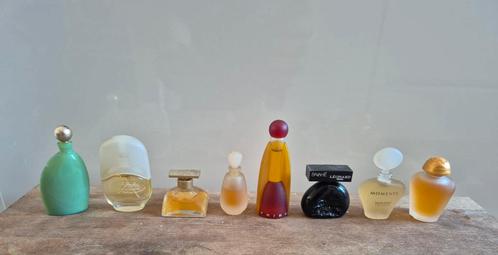 Miniatuur parfumflesjes, met inhoud. Vintage, Verzamelen, Parfumverzamelingen, Zo goed als nieuw, Miniatuur, Gevuld, Ophalen of Verzenden