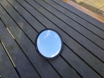 spiegel rond beschikbaar voor biedingen