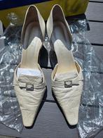 Elegante dames trouwschoenen maat 42, Pumps, Wit, Ophalen of Verzenden, Zo goed als nieuw