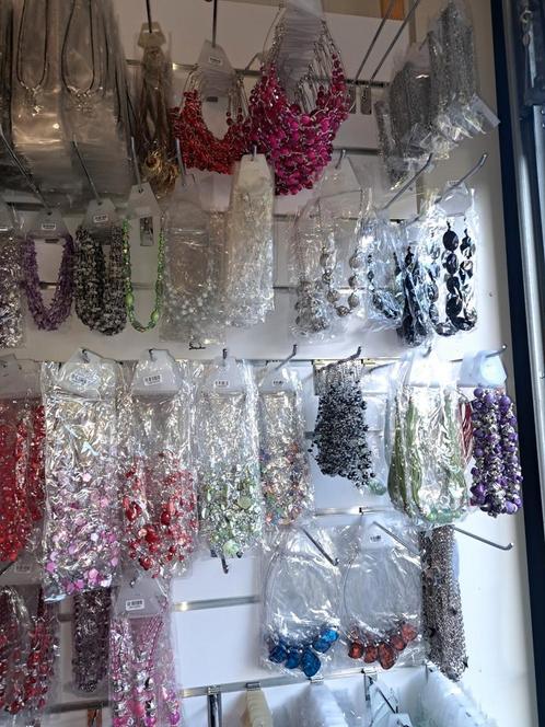 Partij sieraden 100 stuks. Zelf uitzoeken MAG!!!!NIEUW, Sieraden, Tassen en Uiterlijk, Kettingen, Nieuw, Overige materialen, Overige kleuren