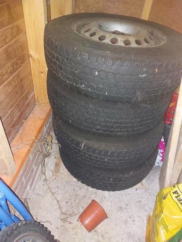 Bridgestone winterbanden voor VW T4 transporter beschikbaar voor biedingen