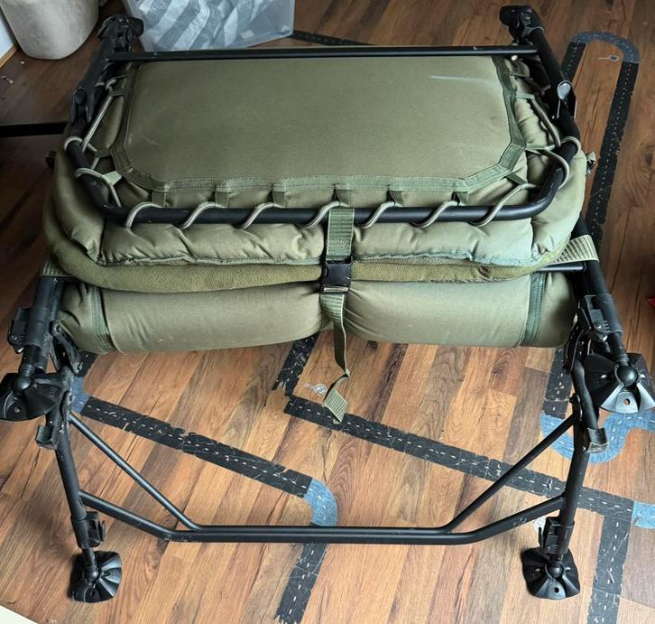 Nash ss zed bed sleeping systeem, Watersport en Boten, Hengelsport | Karpervissen, Zo goed als nieuw, Overige typen, Ophalen