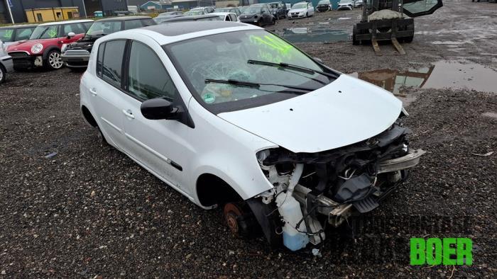 Scherm rechts-voor van een Renault Clio, Auto-onderdelen, Carrosserie en Plaatwerk, Renault, Gebruikt, 6 maanden garantie, 12 maanden garantie