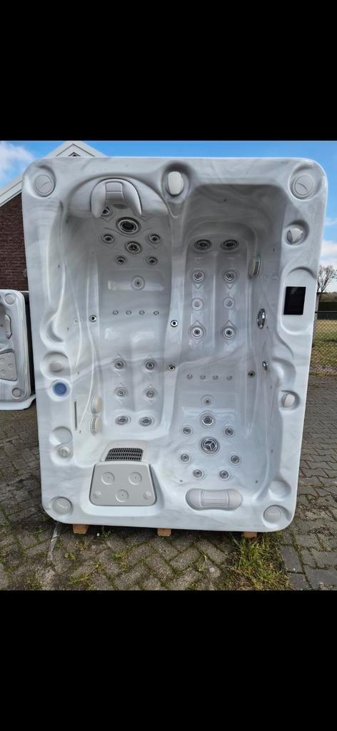 Jacuzzi balboa ACTIE Showmodel, Tuin en Terras, Bubbelbaden en Hottubs, Nieuw, Ophalen