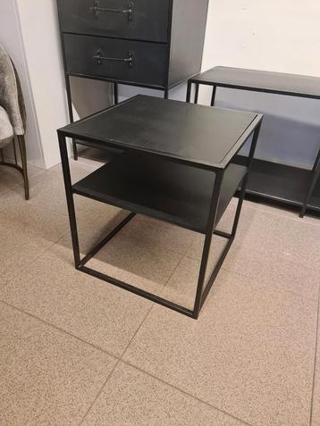 Nieuwe industrieel bijzettafel zwart mangohout 45x45x50cm beschikbaar voor biedingen