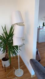 Staande lamp design wit, Huis en Inrichting, 100 tot 150 cm, Metaal, Design, Zo goed als nieuw