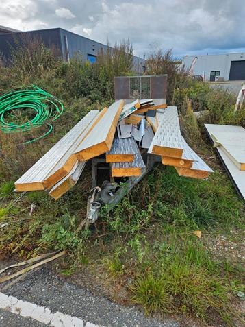 Sandwichpanelen  beschikbaar voor biedingen