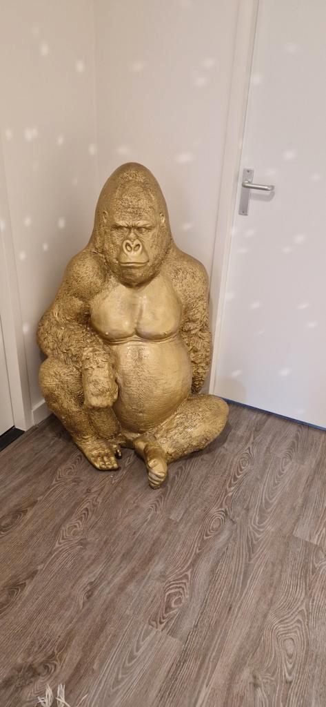Levensgroot Gouden Gorilla Beeld - Decoratief Pronkstuk, Huis en Inrichting, Woonaccessoires | Wanddecoraties, Zo goed als nieuw