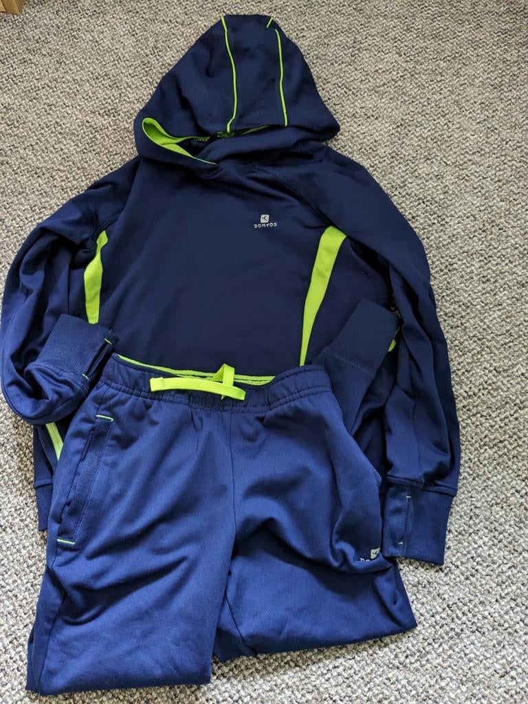 Sportbroek en trui met 8/10 jaar, Ophalen of Verzenden, Gebruikt