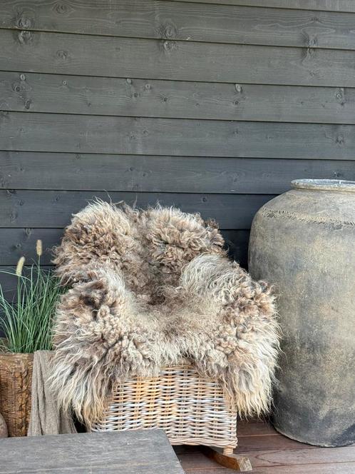 Vacht diervriendelijk! Schaap loopt nog in de wei, Huis en Inrichting, Stoffering | Tapijten en Kleden, Nieuw, Ophalen of Verzenden