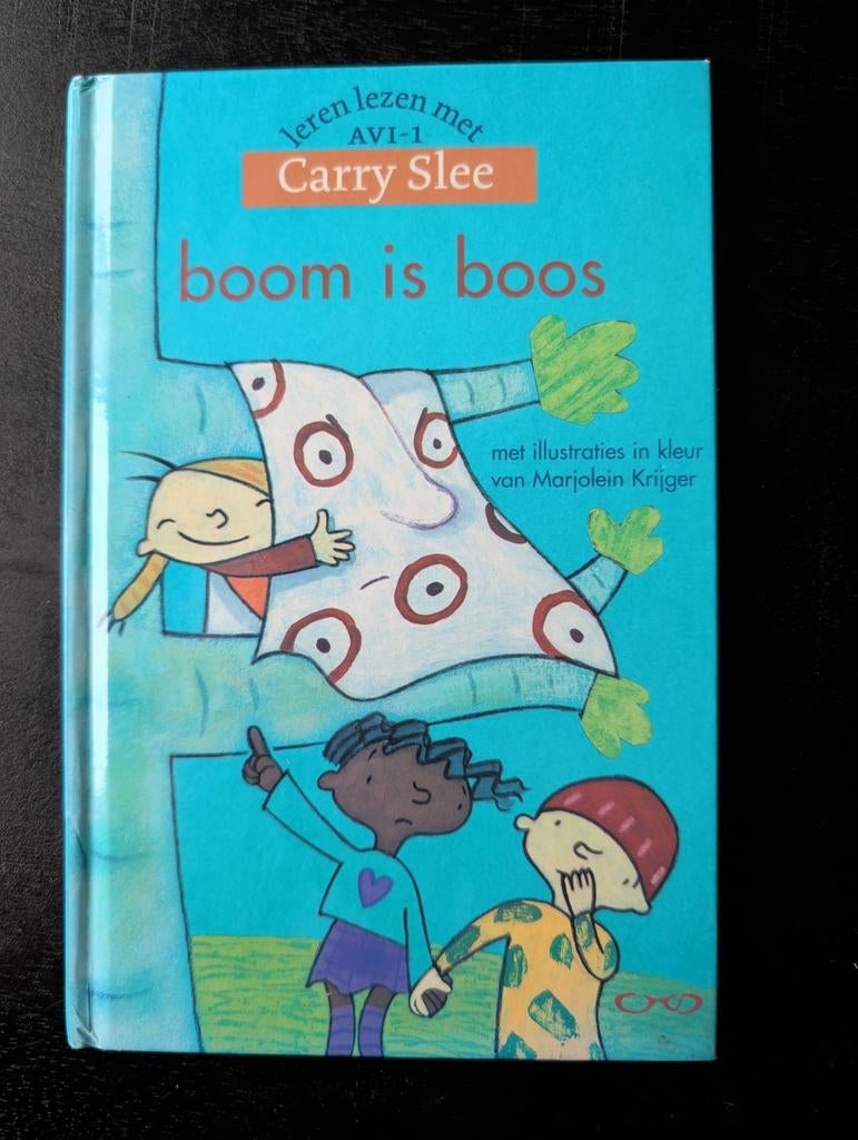 Boom is Boos - Carry Slee - AVI 1 = avi start, avi M3, Ophalen of Verzenden, Zo goed als nieuw, Carry Slee, Fictie algemeen