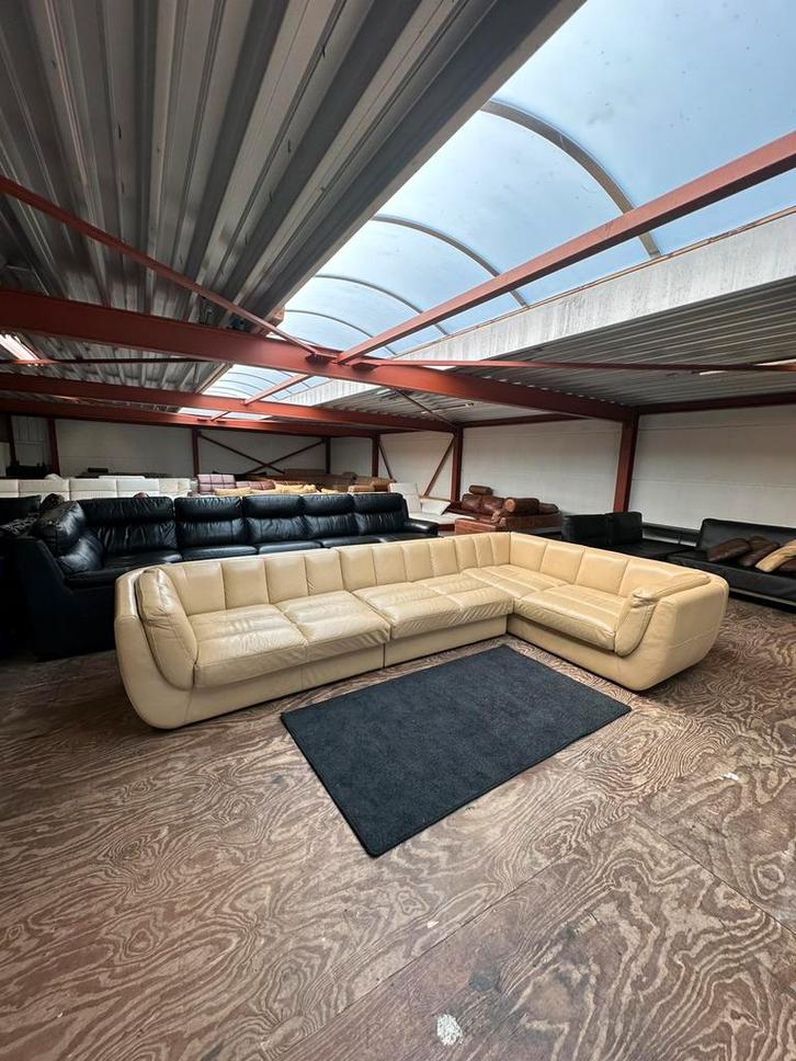 Italiaans design leren hoekbank bank bankstel Z.G.A.N., Huis en Inrichting, Fauteuils, Zo goed als nieuw, Leer, 125 cm of meer