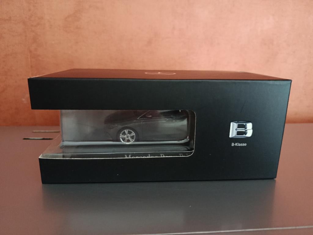 Mercedes-Benz B-Klasse (W247) Bouwjaar 2018 Herpa 1:43 grey, Ophalen of Verzenden, Nieuw, Auto, Overige merken