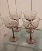 NIEUWE Set van 4 Oud Roze Glazen Cocktailglazen / Voetglazen, Glas of Glazen, Nieuw, Ophalen of Verzenden, Glas