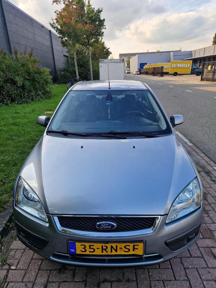 Ford Focus 1.6 74KW 4D AUT 2005 Grijs - APK 07/2026, Auto's, Ford, Particulier, Focus, ABS, Airbags, Airconditioning, Bluetooth