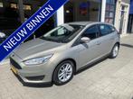 Ford Focus 1.0 Trend NAVI/AIRCO/CRUISE/NL AUTO/NW APK, 65 €/maand, 101 pk, Gebruikt, Euro 6