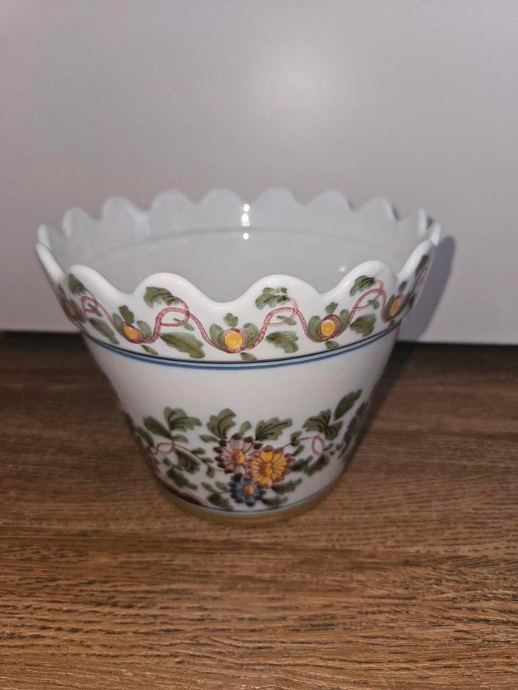 Makkum Aardewerk Schaal met Bloemmotief, Antiek en Kunst, Antiek | Keramiek en Aardewerk, Ophalen