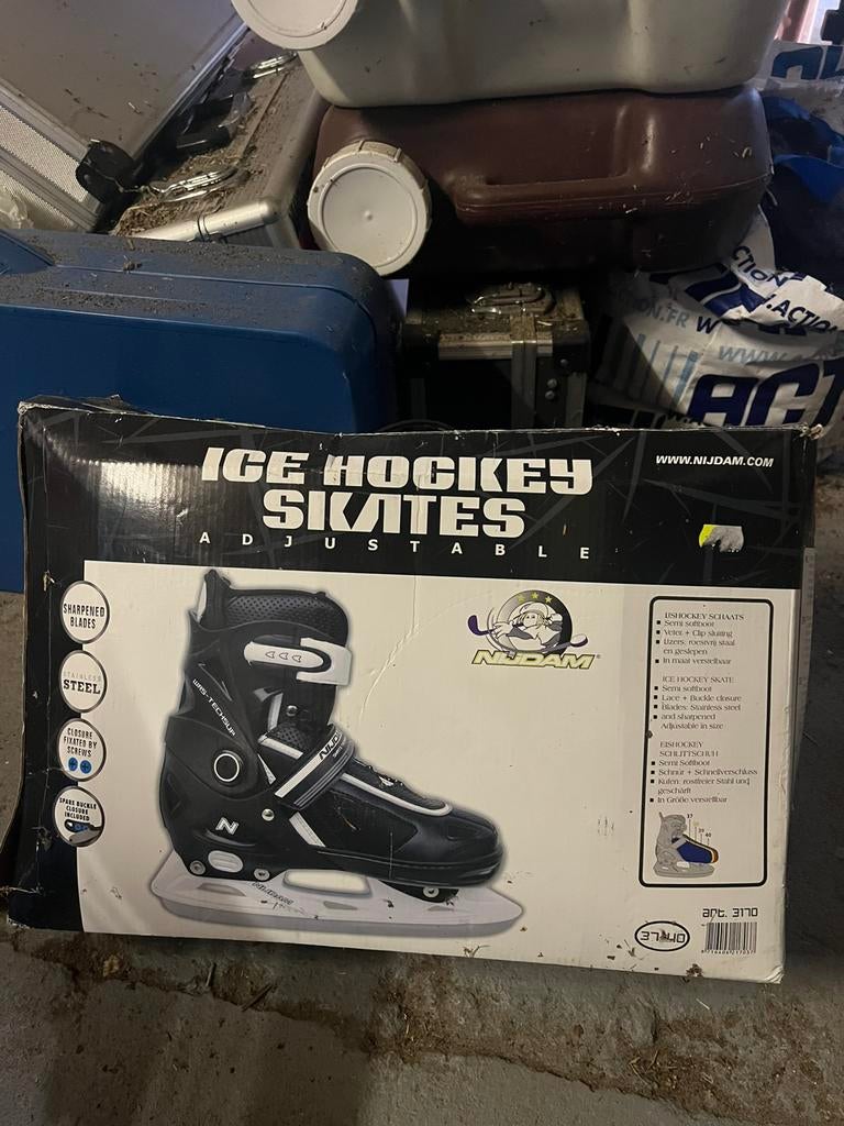 Diverse dingen te koop. Garage sale!!, Ophalen of Verzenden, Zo goed als nieuw, IJshockeyschaatsen, Overige merken
