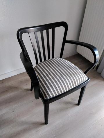 Stoel beschikbaar voor biedingen