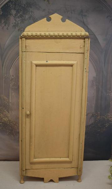 Oud Houten Kastje. "Uit Aletta's Tijd" beschikbaar voor biedingen