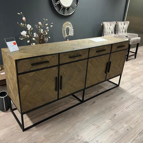 Dressoir Herringbone eiken Richmond Interiors, Huis en Inrichting, Kasten | Dressoirs, Nieuw, 200 cm of meer, 25 tot 50 cm, Met lade(s)