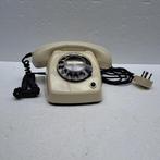 vintage telefoon T 65 met draaischijf kleur wit P.T.T., Telecommunicatie, Vaste telefoons | Niet Draadloos, Ophalen of Verzenden