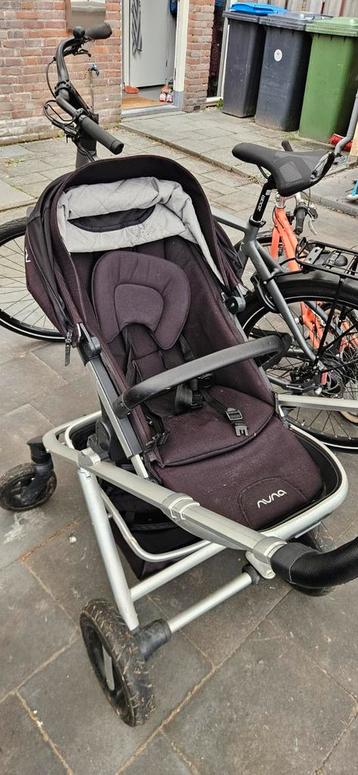 Nuna kinderwagen en reiswieg 2 in 1 beschikbaar voor biedingen