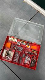 Doosje oud hang en sluit werk en oude schroeven, Ophalen of Verzenden, Koper of Messing