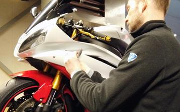 Motorfiets onderhoud beschikbaar voor biedingen
