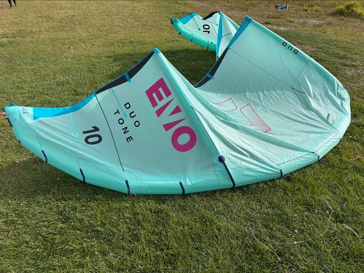 Duotone Evo 10m 2025, Watersport en Boten, Kitesurfen, Zo goed als nieuw, Kite, 10 m², Geen board, Ophalen of Verzenden