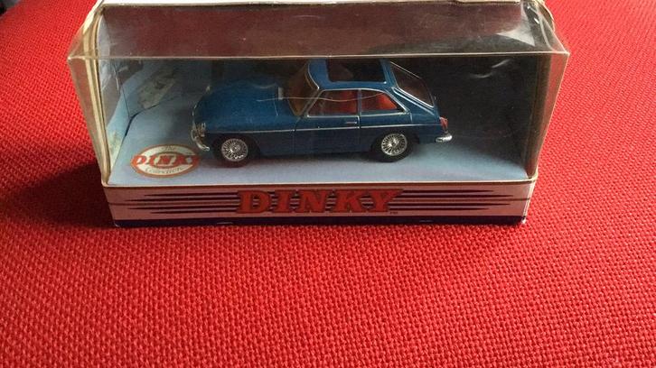 DINKY TOYS MG B GT V8. MODEL NIEUW + DOOS SCHERPE PRIJS, Hobby en Vrije tijd, Modelauto's | 1:43, Zo goed als nieuw, Auto, Dinky Toys