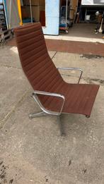 Eames loungechair, Huis en Inrichting, Stoelen, Ophalen, Gebruikt, Eén