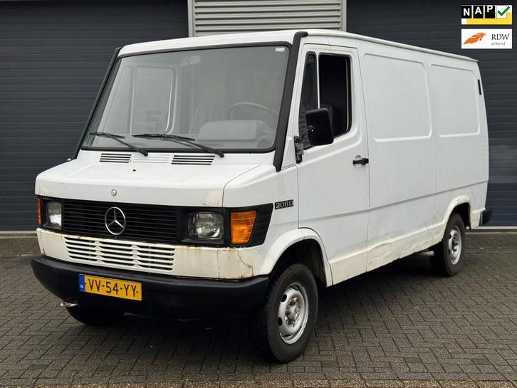 Mercedes-Benz Bestelwagen 208D kort/laag, Auto's, Bestelauto's, Bedrijf, Te koop, Trekhaak, Mercedes-Benz, Diesel, Handgeschakeld