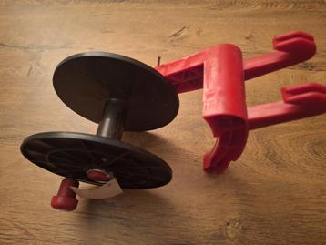 Nieuwe draadhaspel tbv 250meter schrikdraad beschikbaar voor biedingen