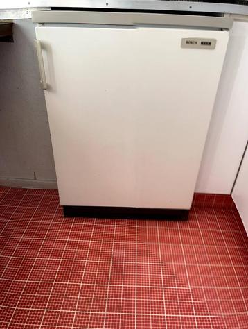 Bosch koelkastje laag model, werkt nog goed MAG SNEL WEG!  beschikbaar voor biedingen