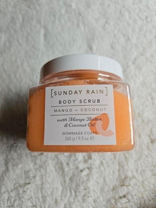 Sunday rain body scrub 265 gram, Sieraden, Tassen en Uiterlijk, Uiterlijk | Lichaamsverzorging, Nieuw, Bad & Douche, Verzenden
