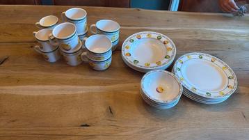 Melamine camping servies beschikbaar voor biedingen
