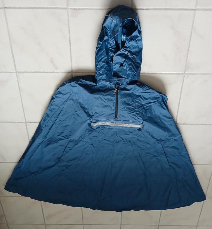 AGU regenponcho  maat XL, Fietsen en Brommers, Fietsaccessoires | Fietskleding, Gebruikt, Dames, Heren, Bovenkleding, XL, Ophalen of Verzenden