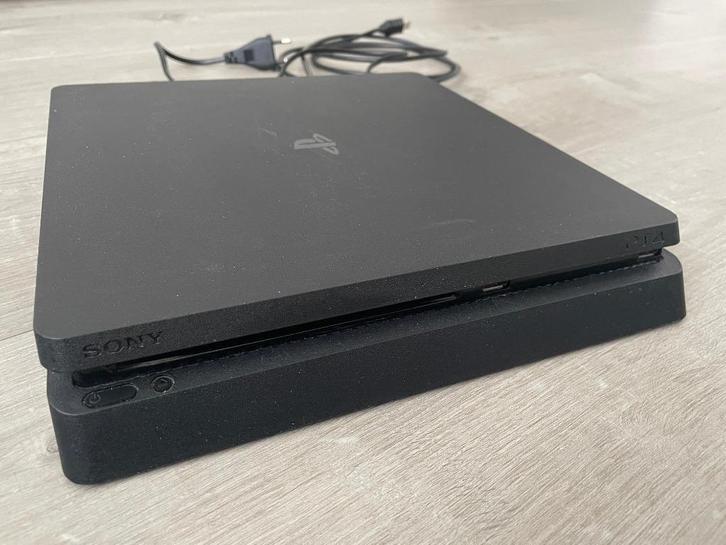 Sony PlayStation 4 Slim 2TB (inclusief 2 controllers), Spelcomputers en Games, Spelcomputers | Sony PlayStation 4, Gebruikt, Slim