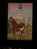 Een veulen op de manege, Boeken, Kinderboeken | Jeugd | onder 10 jaar, Ophalen of Verzenden, Nieuw, Esra de Ruiter; Britt Dekker