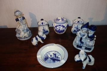 Porselein Delfts 8 delig beschikbaar voor biedingen